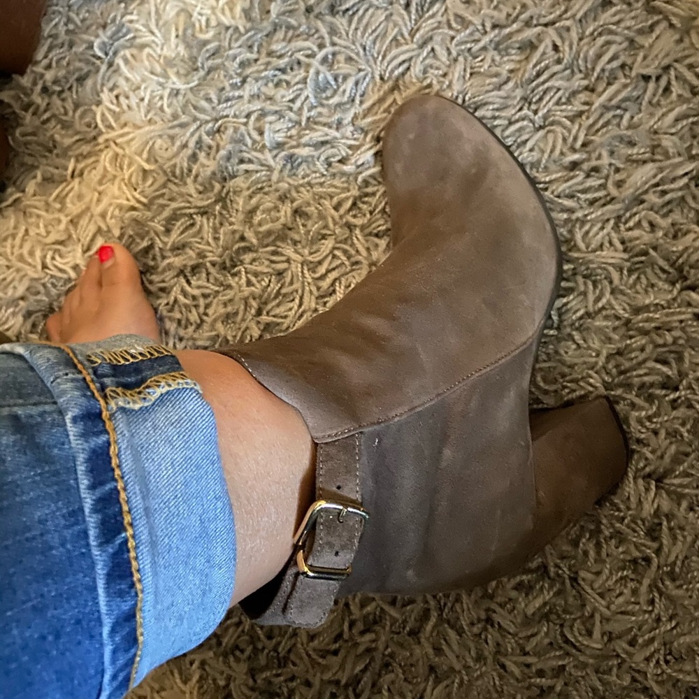 Shoes - Picture 11 of 16